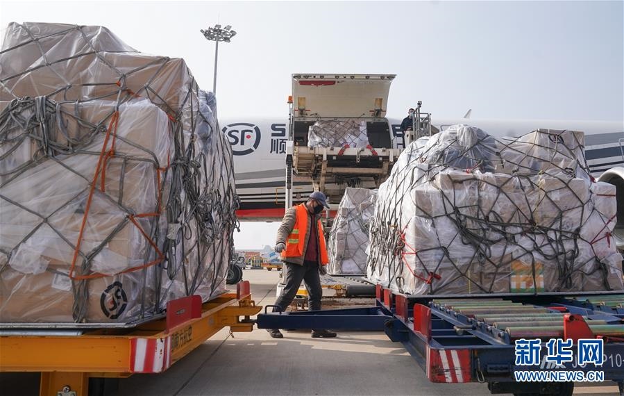 (新華全媒頭條·圖文互動)(4)同舟共濟戰(zhàn)“疫”記——中國抗擊新冠肺炎疫情全紀實