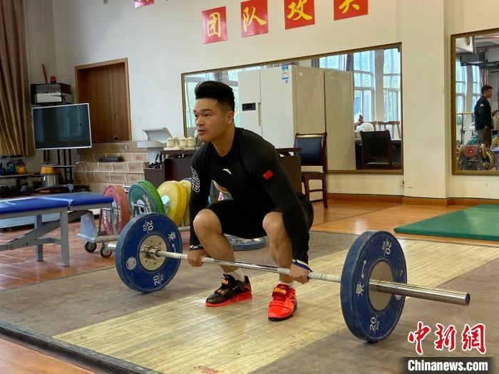 石智勇訓(xùn)練場景?！×植?攝