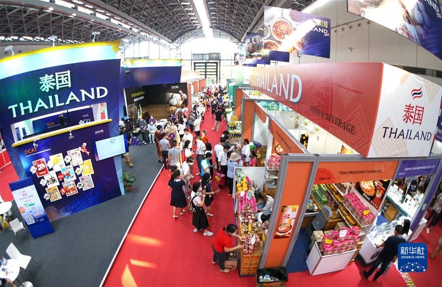 (新華全媒頭條·圖文互動)(3)共創(chuàng)更加繁榮美好的地區(qū)和世界——習(xí)近平主席在中國-東盟建立對話關(guān)系30周年紀念峰會上的重要講話解讀