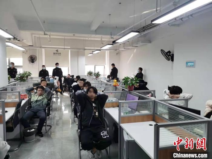 抓捕現(xiàn)場?！￠L沙市公安局供圖