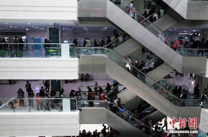 資料圖：某醫(yī)院門診樓。 <a target='_blank' href='/'>中新社</a>記者 殷立勤 攝
