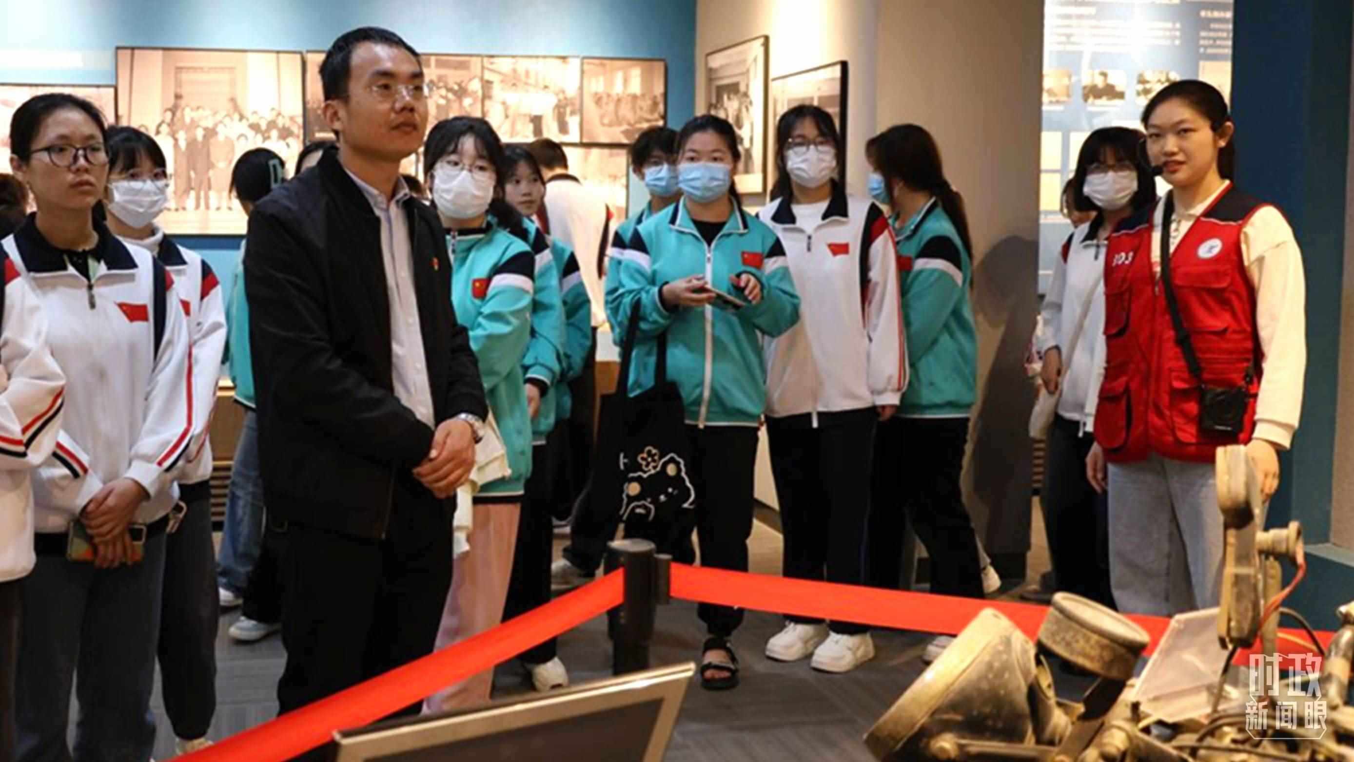 △西安高校師生參觀交大西遷博物館。（資料圖）