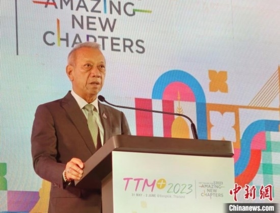 泰國旅游及體育部部長皮帕在開幕式上致辭。 趙婧楠 攝