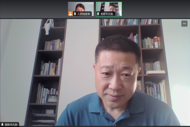 里斯本大學(xué)孔子學(xué)院中方院長(zhǎng)王錦程。 采訪(fǎng)截圖