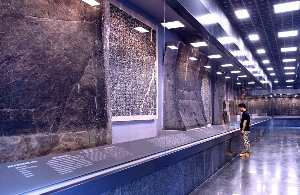 近日拍攝的陜西省漢中市博物館“石門十三品”陳列室。新華社記者 劉瀟 攝