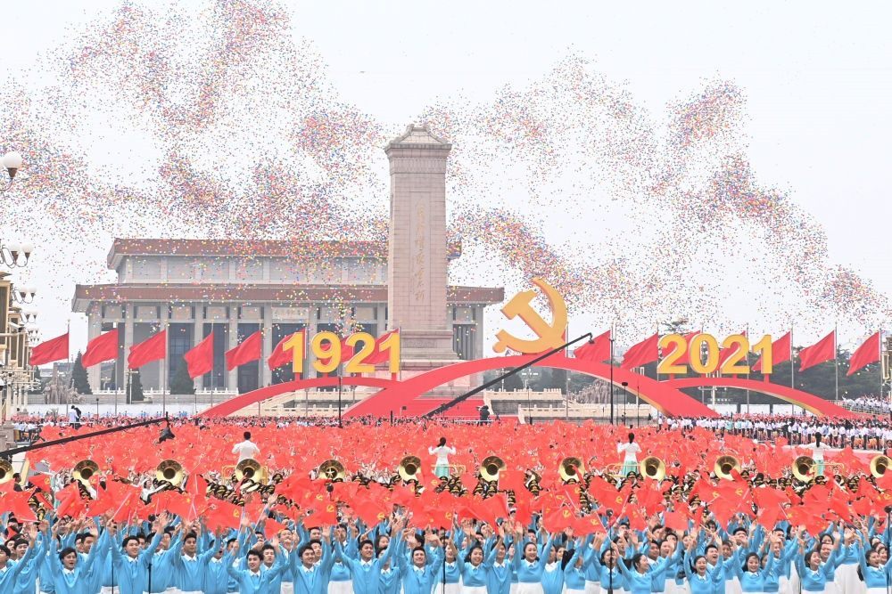 2021年7月1日上午，慶祝中國共產(chǎn)黨成立100周年大會在北京天安門廣場隆重舉行。這是慶祝大會現(xiàn)場放飛氣球。新華社記者 李尕 攝