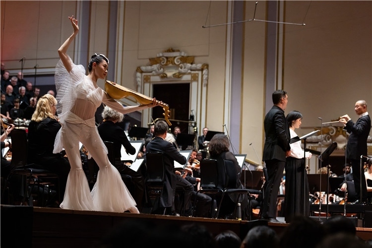 圖8月5日，2023愛丁堡國際藝術(shù)節(jié)開幕式音樂會《慈悲頌》的演出現(xiàn)場。藝術(shù)節(jié)組委會供圖