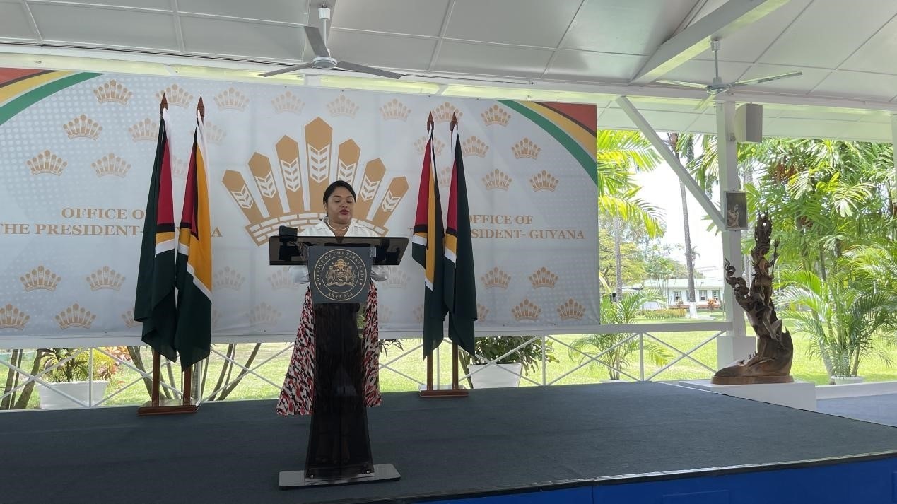 圭亞那第一夫人阿爾雅·阿里發(fā)表致辭。第18期援圭亞那醫(yī)療隊(duì)供圖