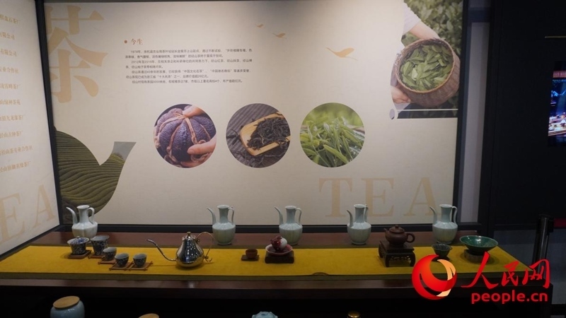 余杭區(qū)徑山鎮(zhèn)徑山村鄉(xiāng)村客廳的文創(chuàng)館。人民網(wǎng)肖聰聰攝