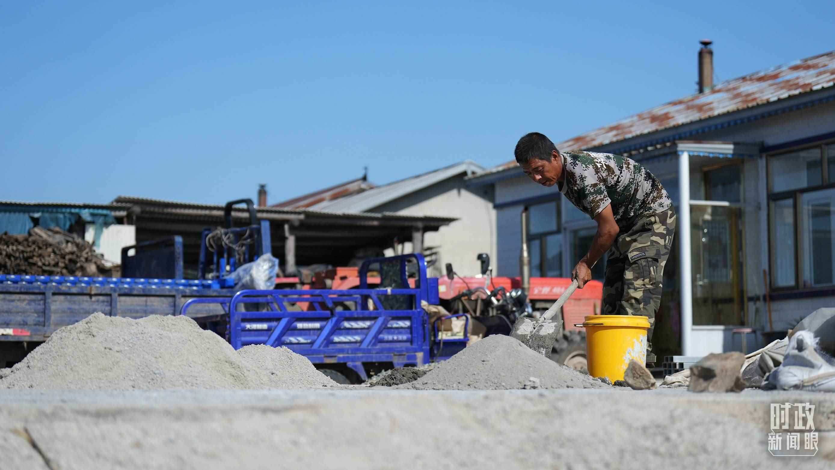 △龍王廟村的災(zāi)后恢復(fù)重建正加緊推進(jìn)。（總臺(tái)國廣記者李晉拍攝）