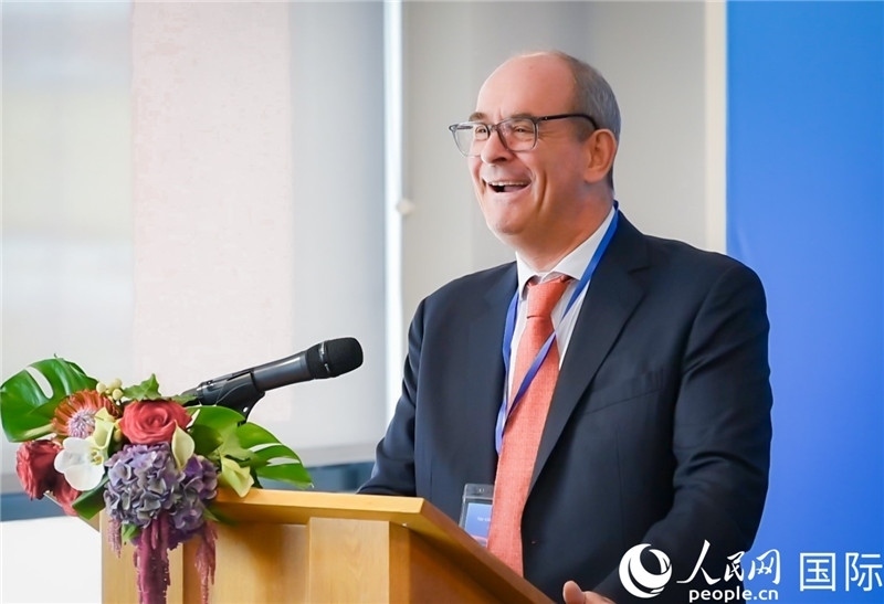 圖為倫敦?戶港代表致辭。人民網(wǎng) 郭錦標攝