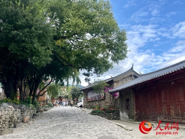 玉湖村村景。人民網(wǎng) 周靜圓攝