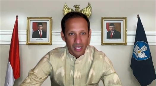 印尼教育、文化、研究和技術(shù)部部長(zhǎng)納迪姆·馬卡里姆發(fā)表視頻致辭（清華大學(xué)東南亞中心供圖）