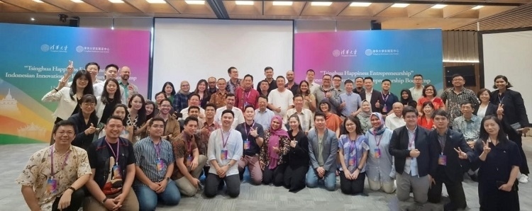 學(xué)員合影。清華大學(xué)東南亞中心供圖