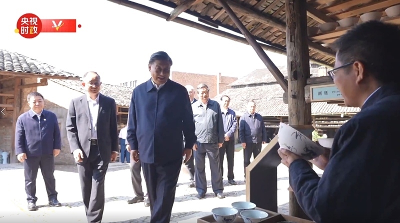 2023年10月11日，習(xí)近平在江西景德鎮(zhèn)考察。（視頻截圖）