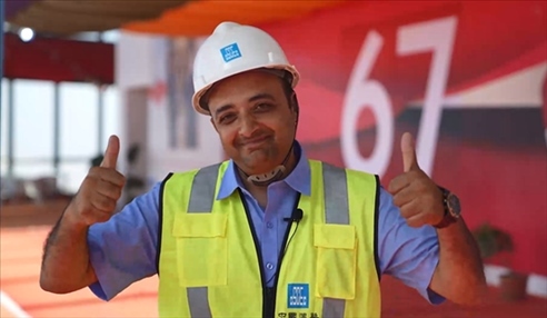 瓦利德·拉馬丹接受人民網(wǎng)記者采訪。嚴(yán)川吉雨攝