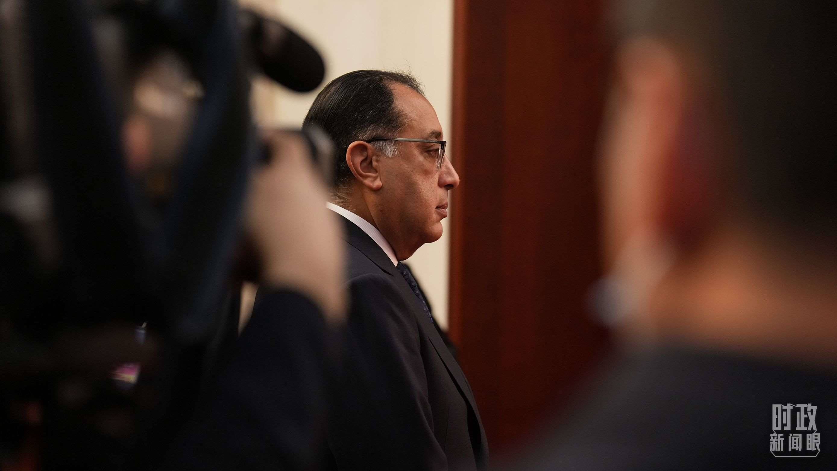 △人民大會堂，埃及總理馬德布利正在等候會見開始。（總臺國廣記者李晉拍攝）