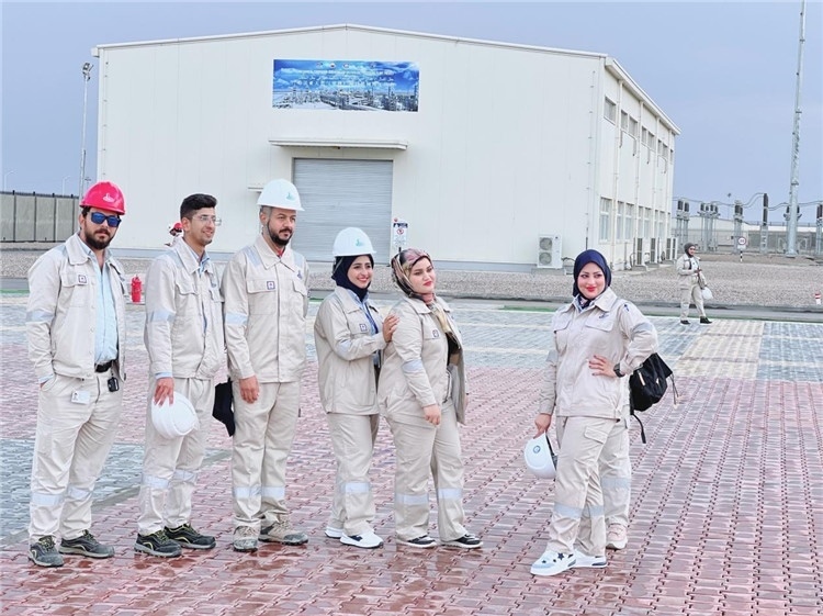 部分伊拉克員工合影。中國石油工程建設有限公司供圖