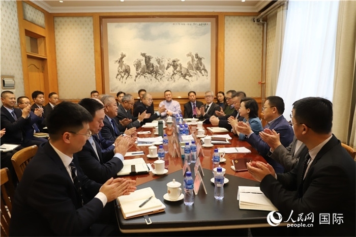 3.2023年10月30日，中國駐蒙使館座談會現(xiàn)場。人民網(wǎng)記者 霍文攝