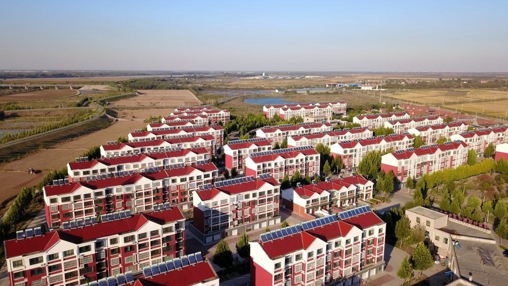 山東省東營市墾利區(qū)楊廟社區(qū)（2021年10月17日攝，無人機(jī)照片）。新華社記者 郭緒雷 攝