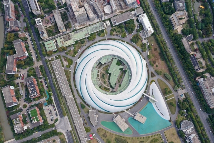 位于上海張江科學(xué)城的國家大科學(xué)裝置上海光源（2020年10月26日攝，無人機(jī)照片）。