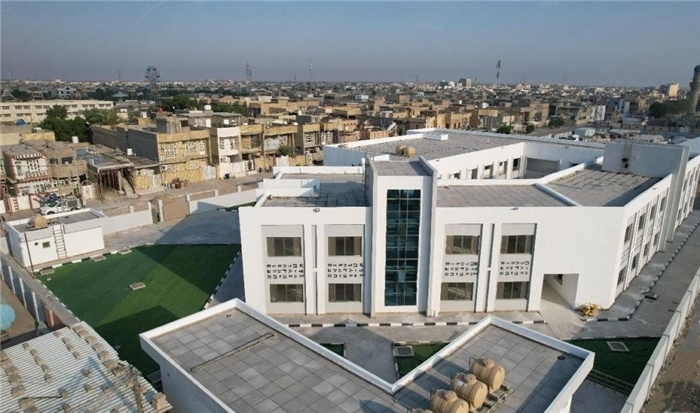 已經(jīng)完工的伊拉克瓦西特省第20號學(xué)校。該學(xué)校為合院式全功能建筑，包括教學(xué)樓，圖書室，實(shí)驗(yàn)室，保衛(wèi)室等。 趙沖攝