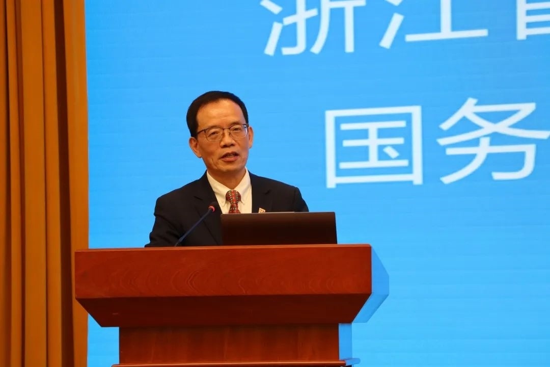 浙江省區(qū)域國別與國際傳播研究智庫聯(lián)盟首席專家、浙江師范大學(xué)非洲區(qū)域國別學(xué)學(xué)部學(xué)術(shù)委員會常務(wù)副主任劉鴻武致辭。主辦方供圖
