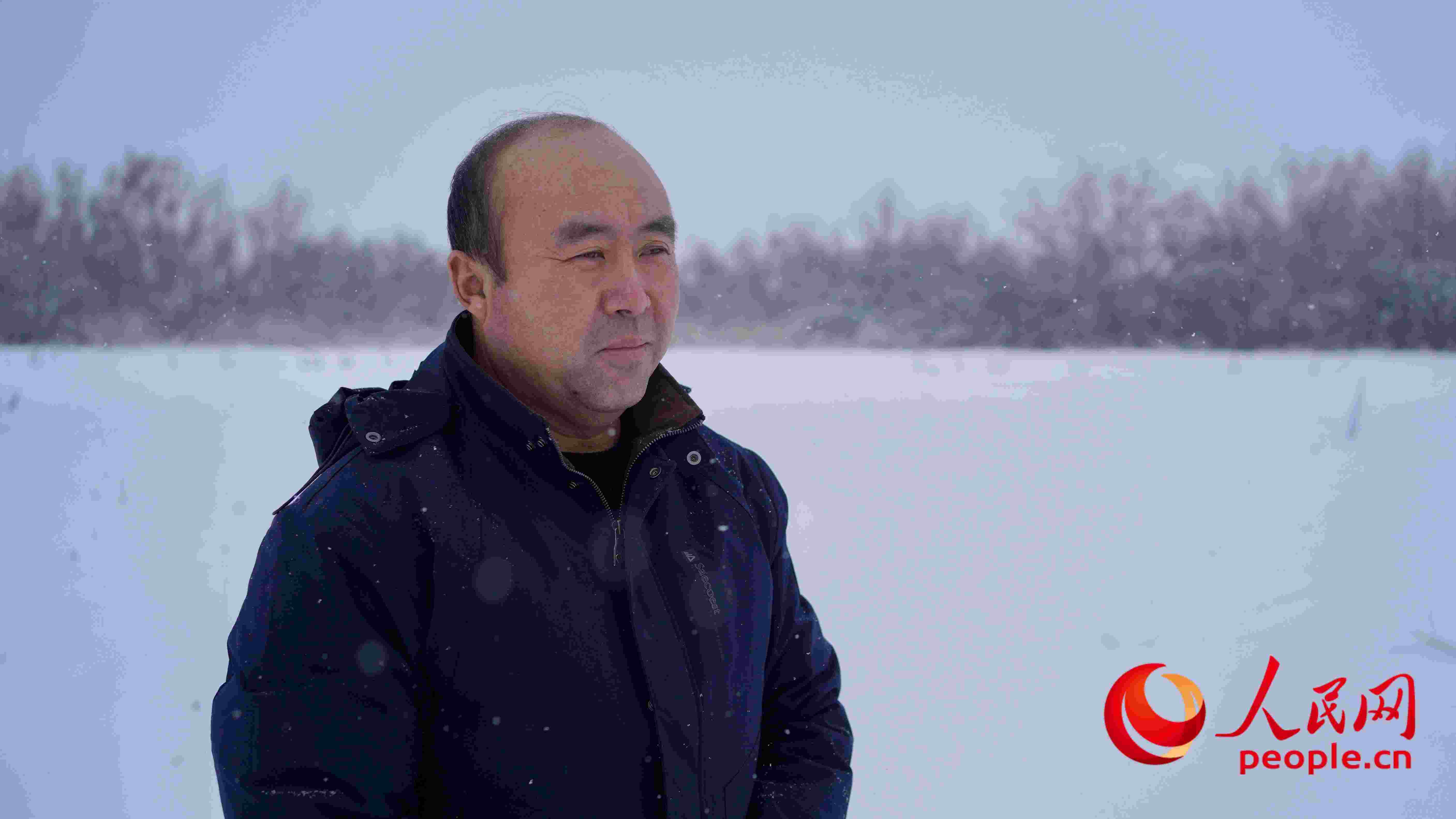 馬曉華回憶當(dāng)年和父親一起種樹(shù)的情形，滿是懷念。人民網(wǎng) 周靜圓攝