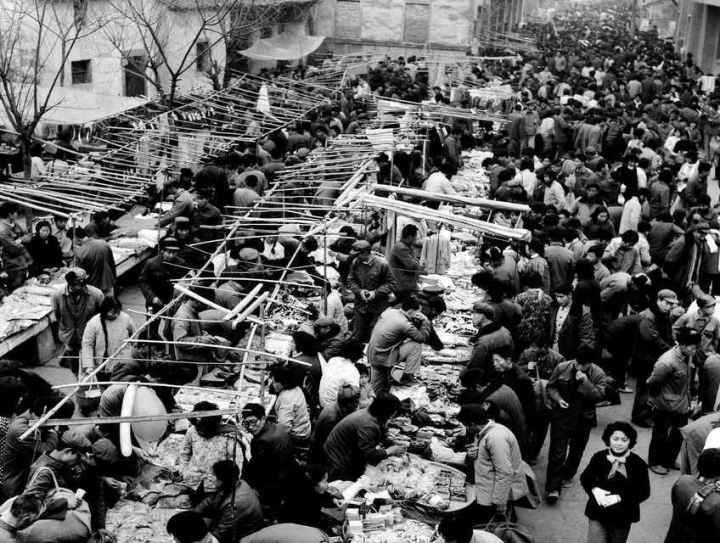 1982年，義烏湖清門馬路市場場景。拍友 金福根 攝