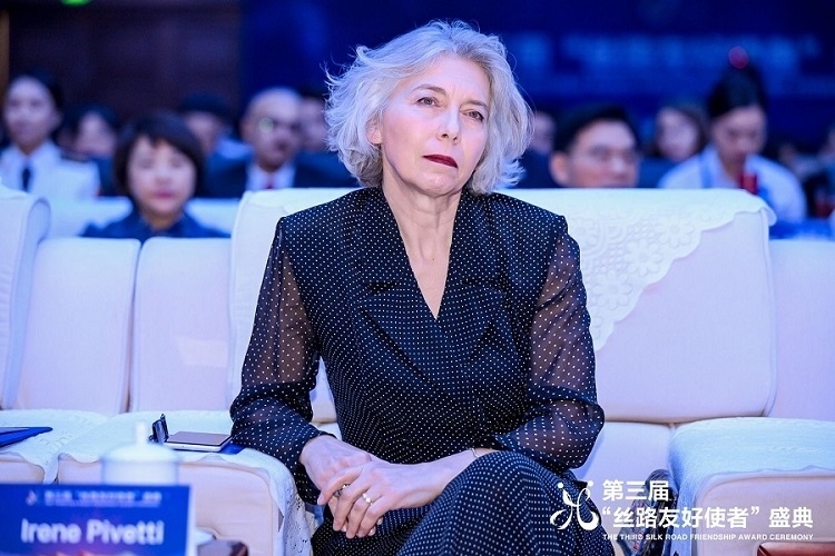 伊雷妮·皮韋蒂參加第三屆“絲路友好使者”盛典頒獎(jiǎng)活動(dòng)。主辦方供圖