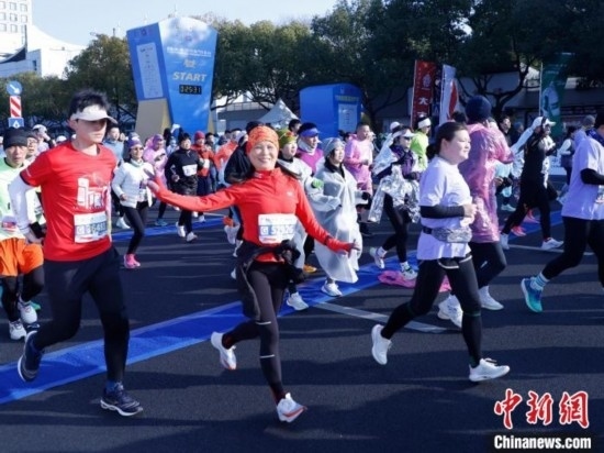 2023杭州馬拉松現(xiàn)場(chǎng)。肖健 攝