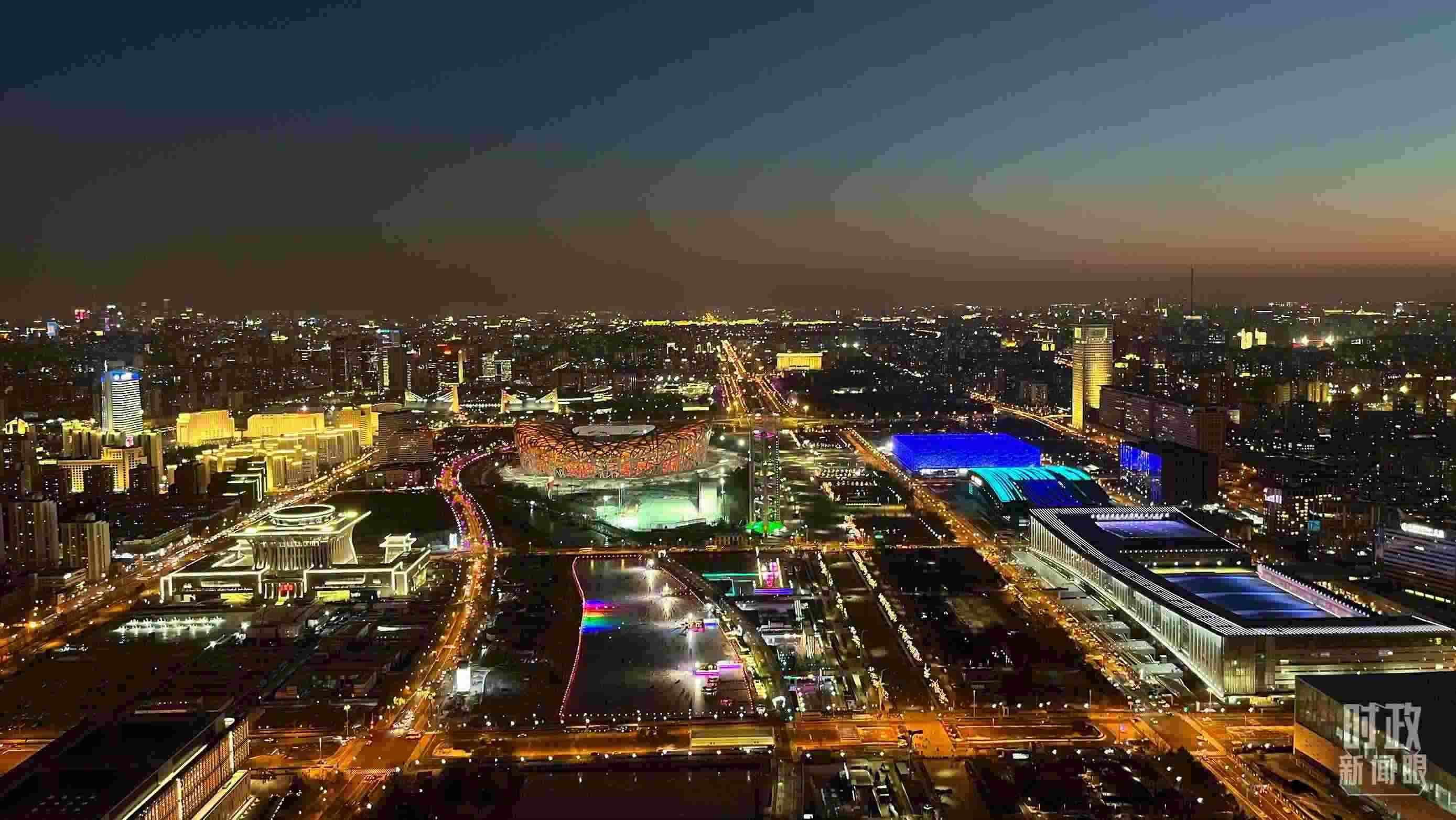 △2023年12月31日，從北京奧林匹克塔俯拍北京城區(qū)。（總臺央視記者金雨秋拍攝）