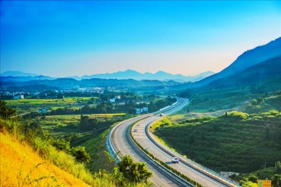 農(nóng)村公路讓老百姓出行變得更便捷。受訪方供圖