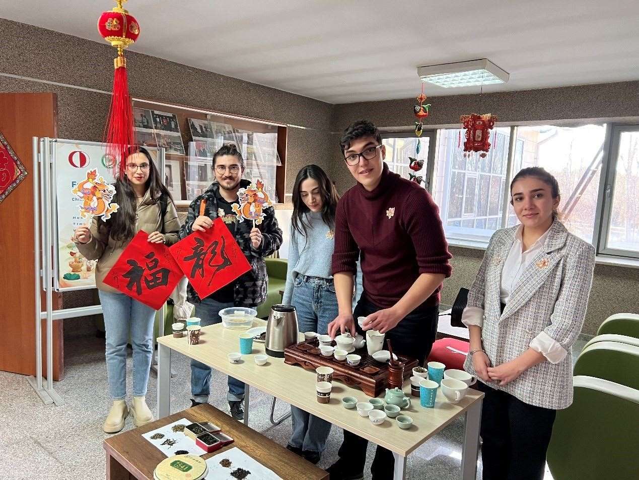 茶藝表演體驗。中東技術(shù)大學(xué)孔院供圖