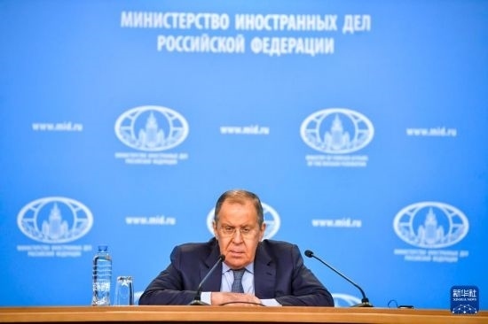 1月18日，在俄羅斯首都莫斯科，俄羅斯外長(zhǎng)拉夫羅夫回答記者提問。新華社發(fā)（亞歷山大攝）