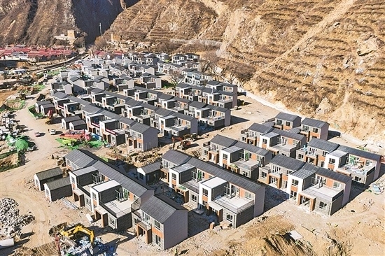 1月16日，門頭溝區(qū)齋堂鎮(zhèn)沿河口村，即將進(jìn)入內(nèi)部裝修環(huán)節(jié)的異地安置項(xiàng)目建設(shè)現(xiàn)場。