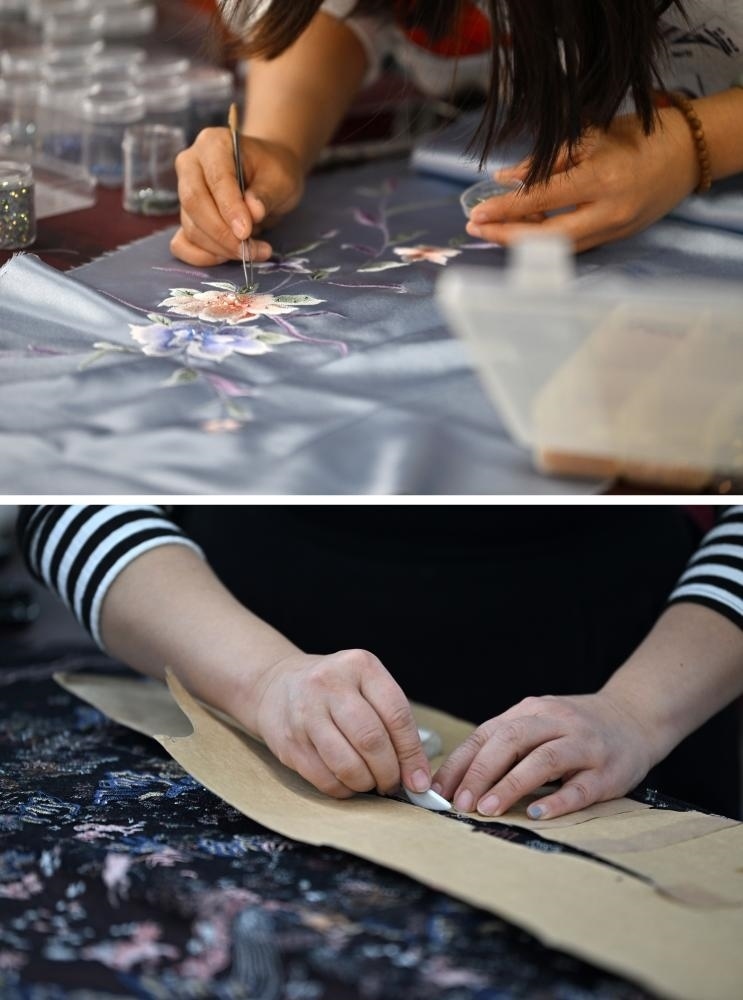 拼版照片：上圖為老美華定制車(chē)間的制衣師傅在面料上貼鉆；下圖為老美華定制車(chē)間的制衣師傅在面料上劃線（2023年12月8日攝）。天津老美華始創(chuàng)于1911年，歷史上以“千層底”布鞋聞名，是享譽(yù)津門(mén)的“中華老字號(hào)”。新華社記者 李然 攝