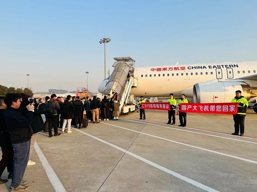 2024春運第一天，東航4架C919大飛機全部投入商業(yè)運營。東航供圖