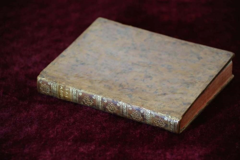 這是典藏于中國國家圖書館的《論語導讀》。