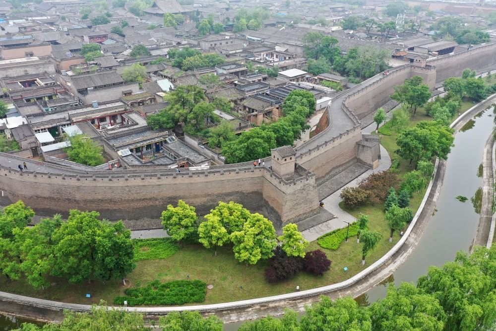 平遙古城一角（2023年5月30日攝，無人機(jī)照片）。新華社記者 詹彥 攝