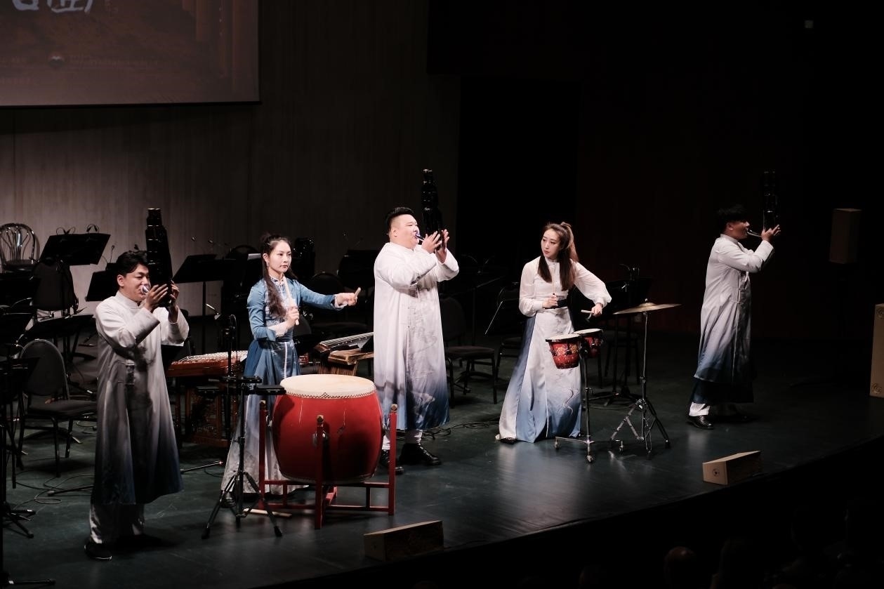 2024“歡樂春節(jié)”新春民族音樂會(huì)演出現(xiàn)場(chǎng)。于子恒攝