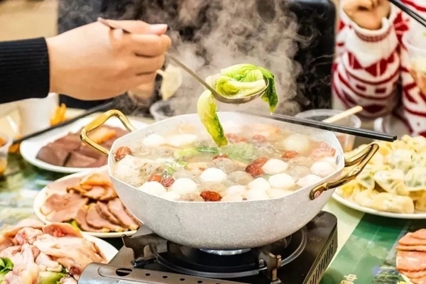 華南理工大學(xué)推出火鍋年夜飯。校方供圖