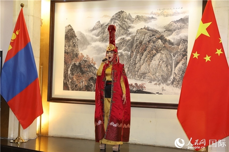 呼麥演唱。人民網記者 霍文攝