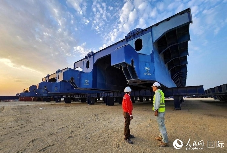 全球最大升船機平臺。人民網(wǎng)記者管克江攝