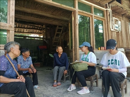 △ 2022年7月，華中師范大學生命科學學院鄉(xiāng)村振興之旅暑期實踐隊赴湖北省恩施市宣恩縣長潭河侗族鄉(xiāng)開展“生態(tài)文明助力鄉(xiāng)村振興”暑期社會實踐活動。