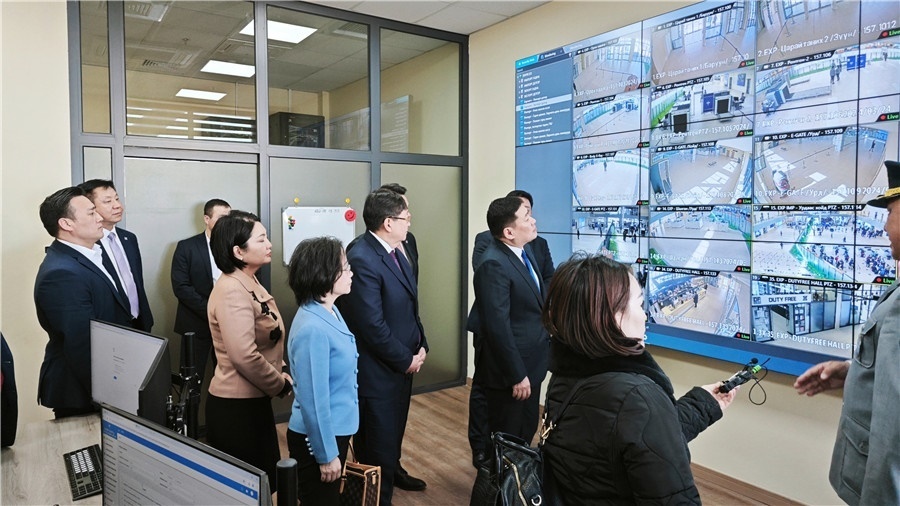 3月24日，中蒙官員考察項目。駐蒙古使館供圖