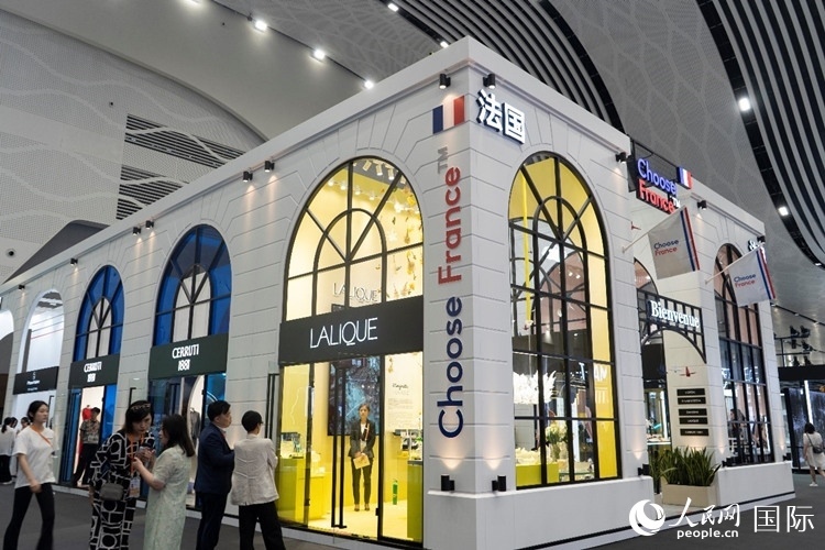 第四屆中國(guó)國(guó)際消費(fèi)品博覽會(huì)法國(guó)國(guó)家館。人民網(wǎng) 常沙攝