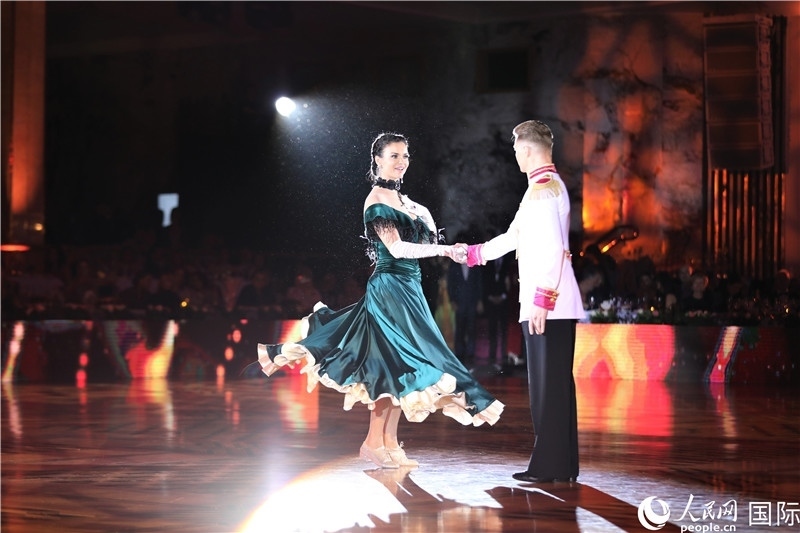 第五屆“克里姆林宮杯”國標(biāo)舞錦標(biāo)賽現(xiàn)場(chǎng)。于子恒攝