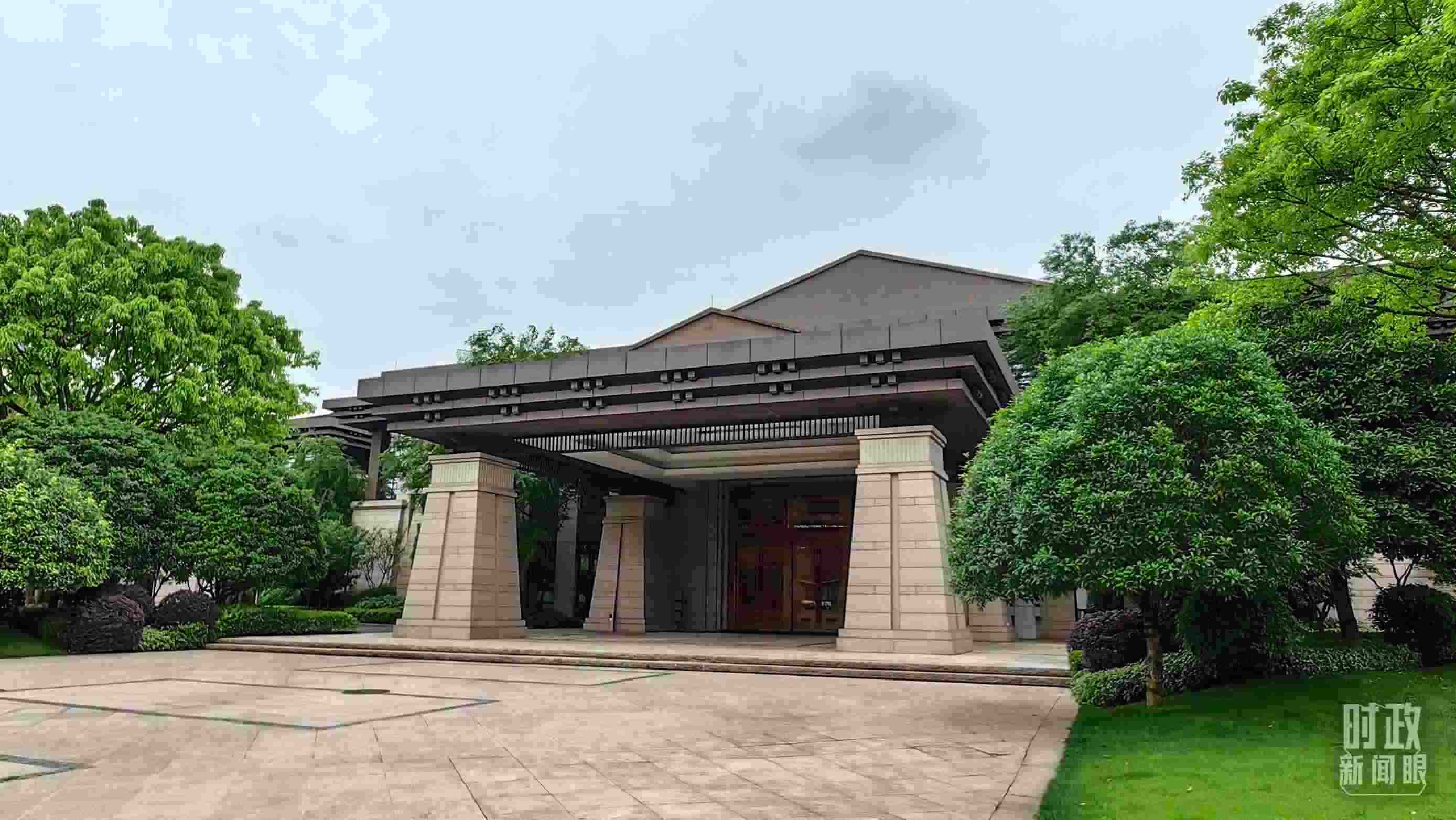 △重慶市渝州賓館，新時代推動西部大開發(fā)座談會在這里召開。（總臺央視記者段德文拍攝）