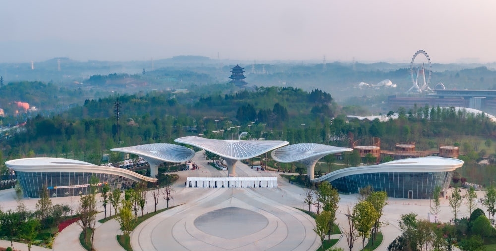 這是成都世園會(huì)主會(huì)場(chǎng)入口（無人機(jī)照片，2024年4月14日攝）。新華社記者 江宏景 攝